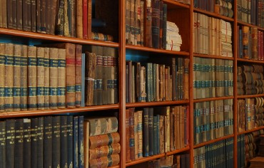 Bibliotheek met oude boeken